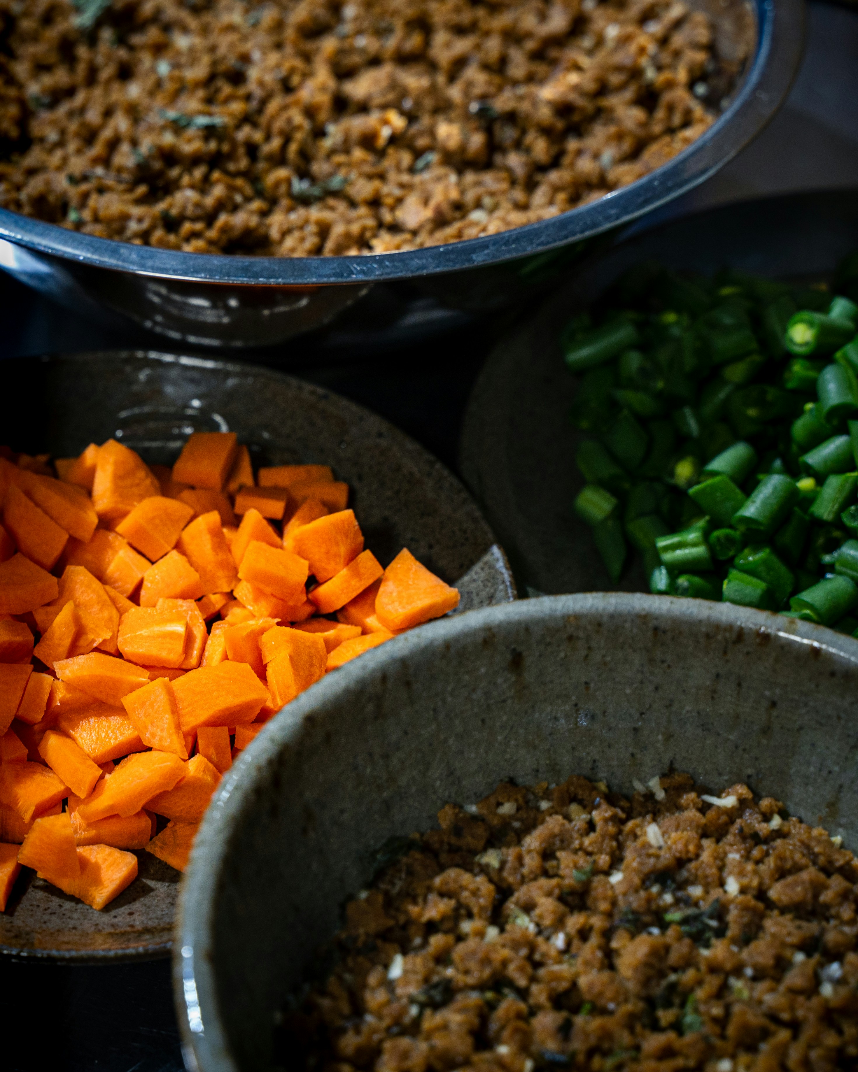 Meal prep containers with fresh vegetables